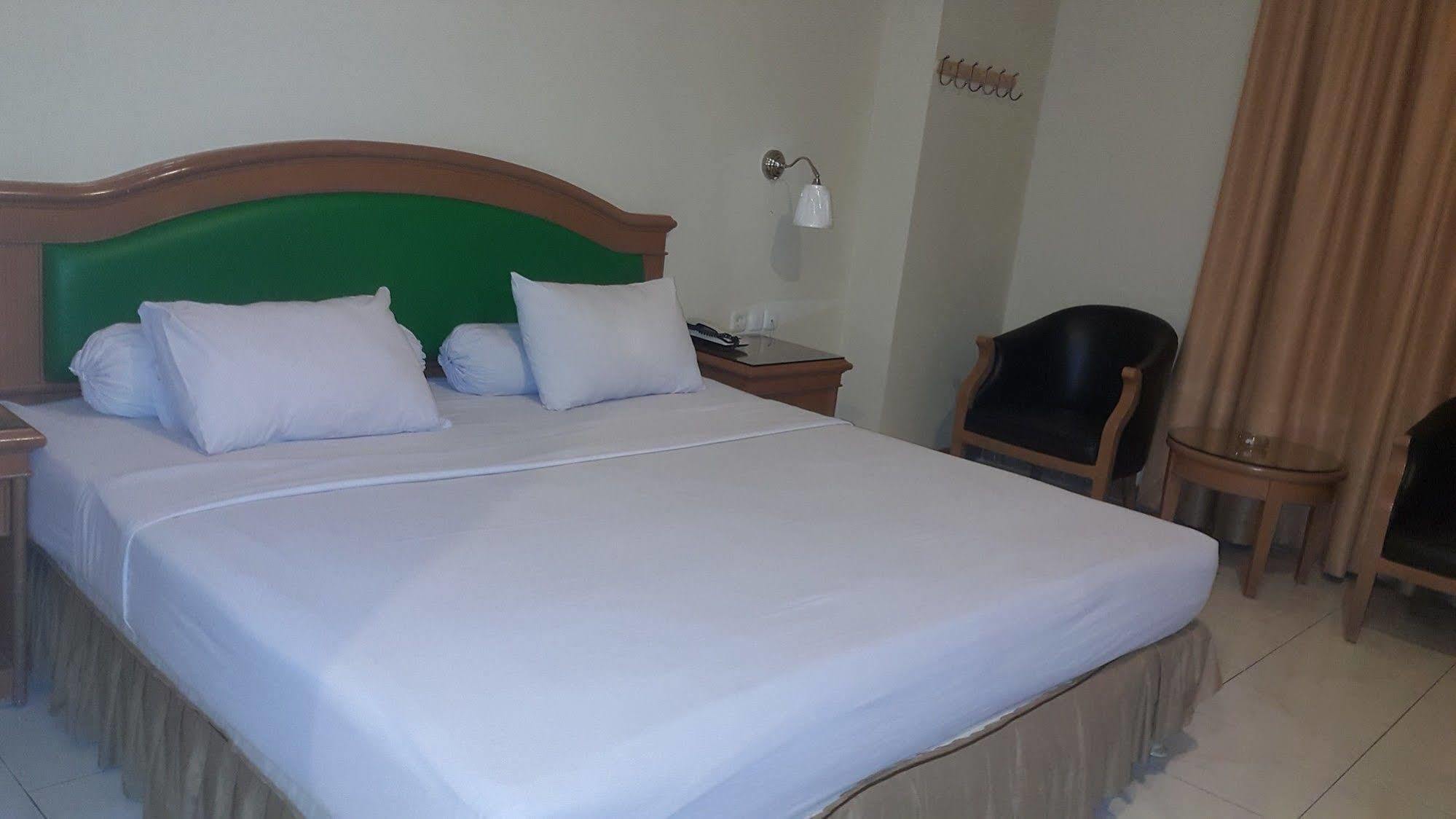 Hotel Maricaya Makassar Kültér fotó