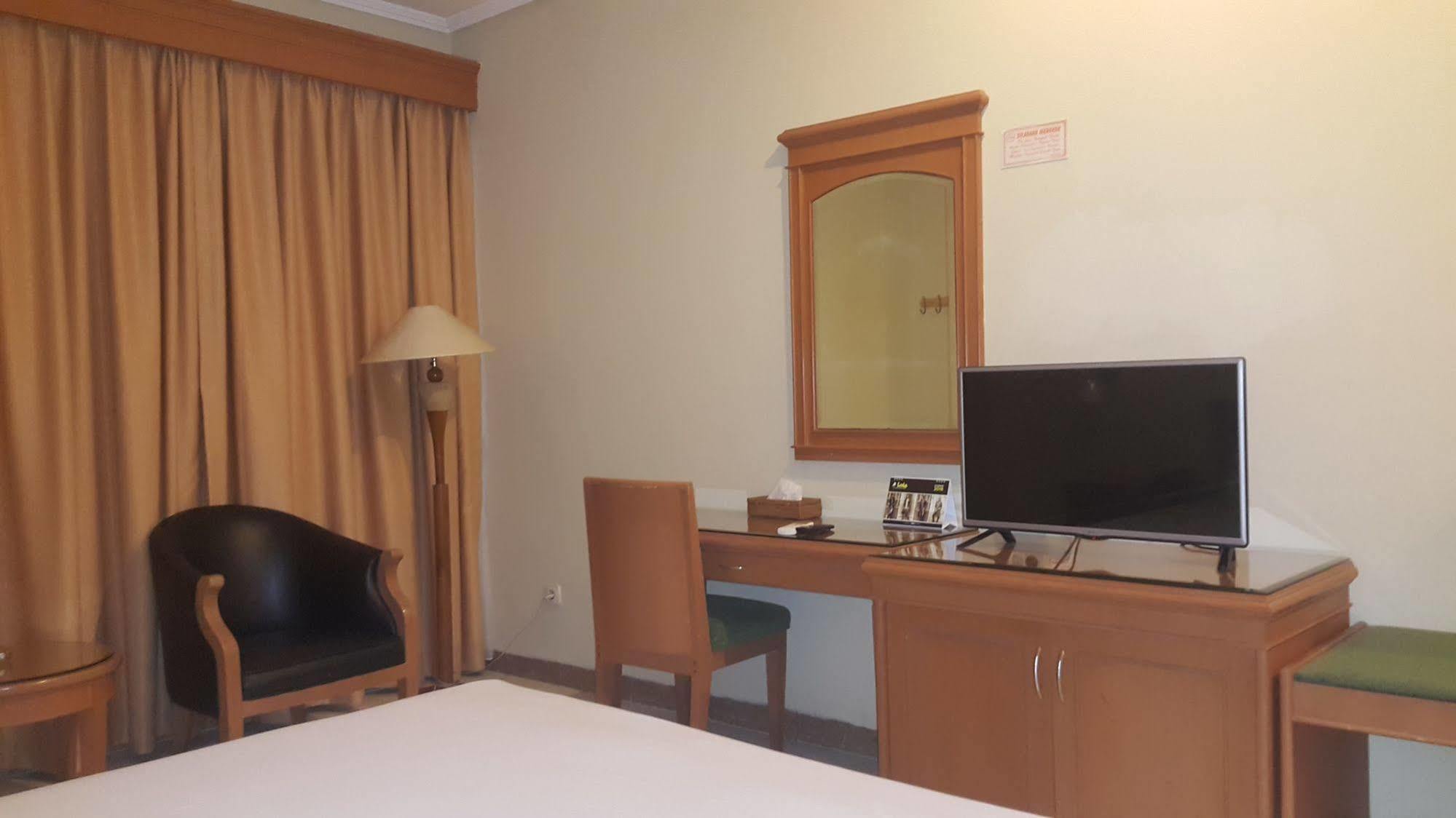 Hotel Maricaya Makassar Kültér fotó