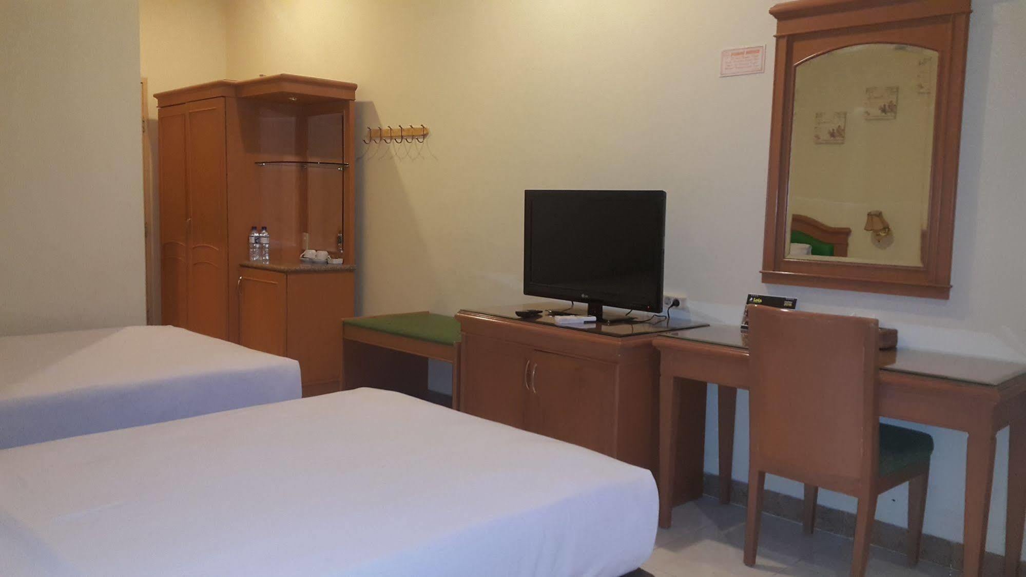 Hotel Maricaya Makassar Kültér fotó